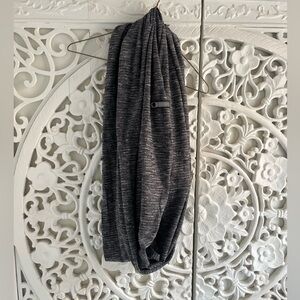 Lululemon Vinyasa Scarf Grey Speckled Snap Button Infinity Wrap Shawl